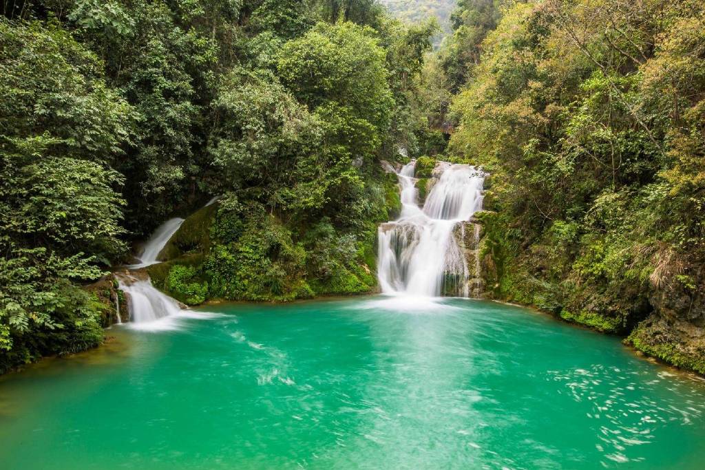 贵州旅游胜地：荔波小七孔