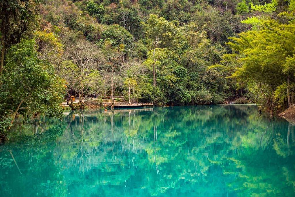 贵州旅游胜地：荔波小七孔