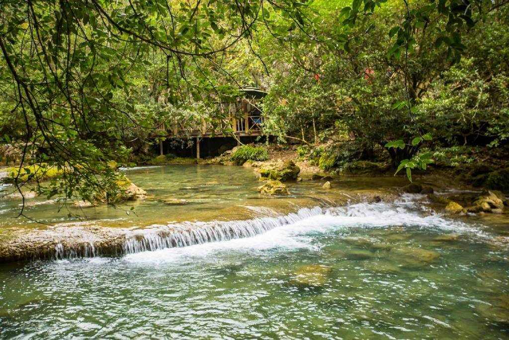 贵州旅游胜地：荔波小七孔