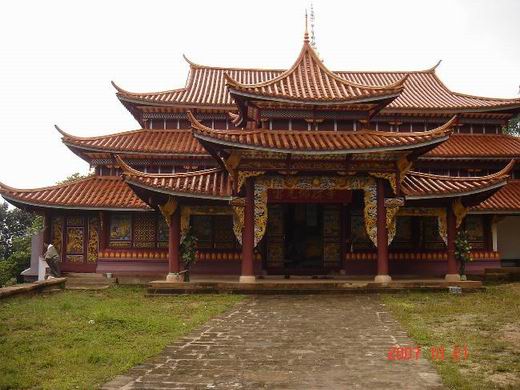 雷光佛迹寺